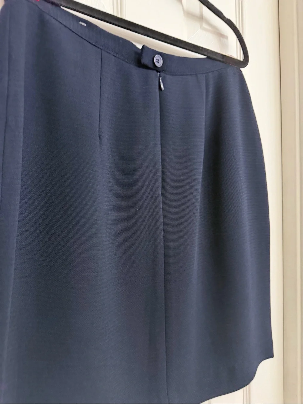 7125 Vintage VTG Classic Navy Women's Mini Skirt - Timeless Workwear Silk